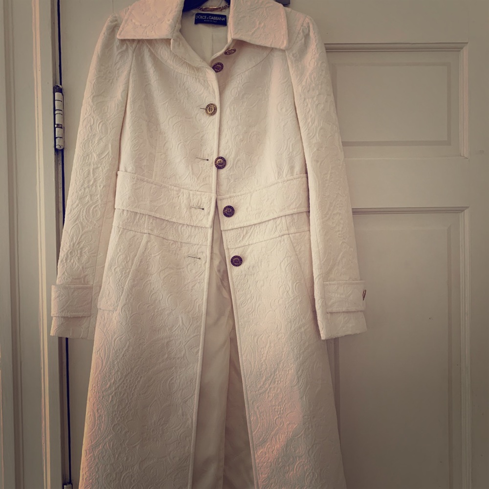 Creamy Ivory embroidered Dolce & Gabbana coat